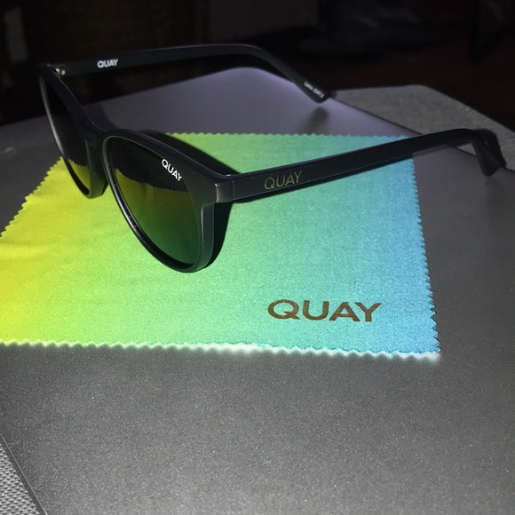 Quay Polarized Blueprint Sunglasses - Picture 4 of 9